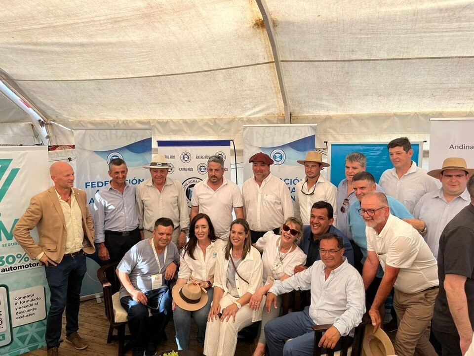 Villarruel Meets Agriculture Producers in San Salvador