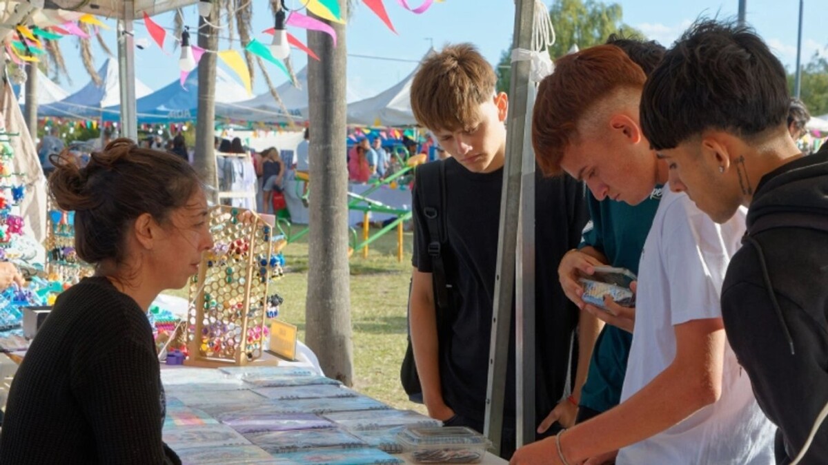 В Берасатегуэ стартовала ярмарка «Emprender» для поддержки местных предпринимателей