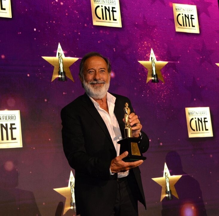 Guillermo Francella Wins Martín Fierro de Oro