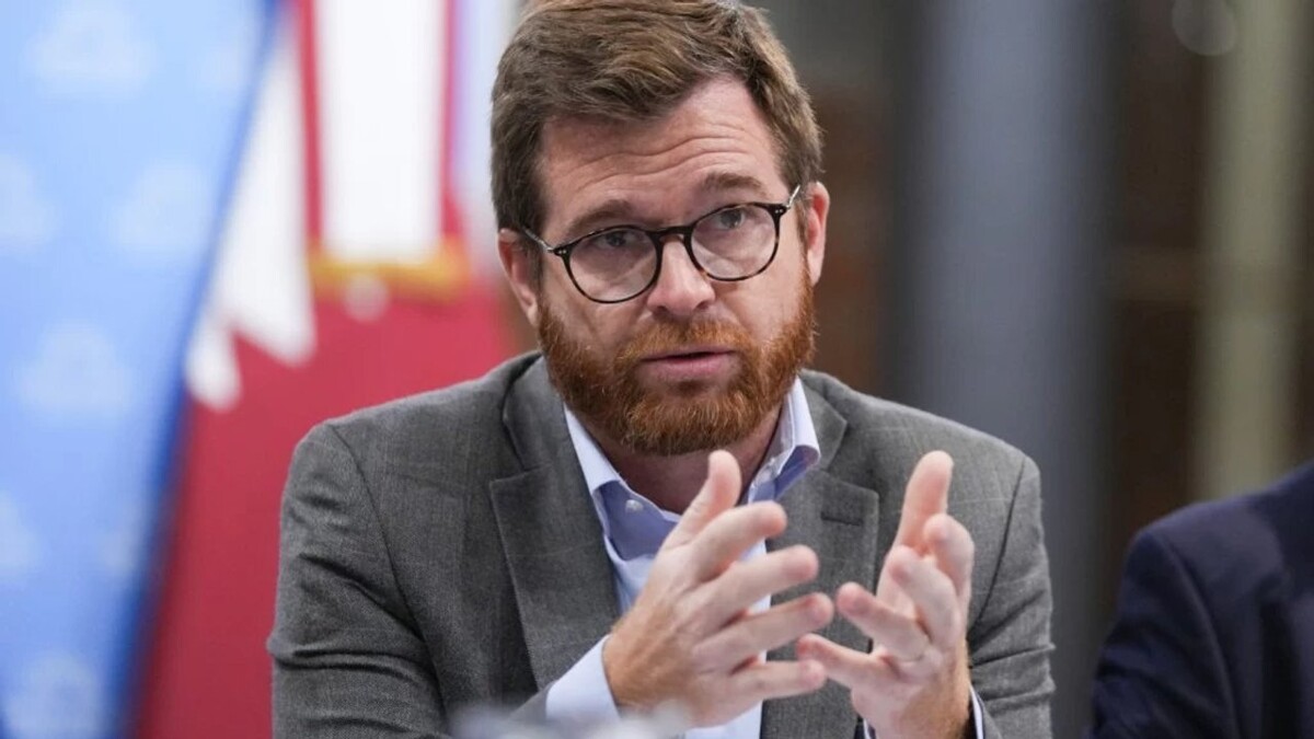 Депутат критикует поведение президента Милеи на церемонии присяги