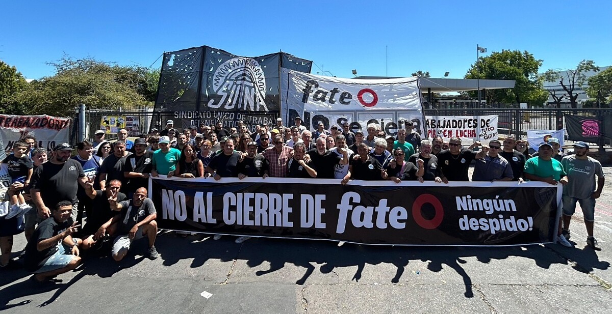 Аргентинские шинщики проводят 24-часовую забастовку против закрытия завода FATE