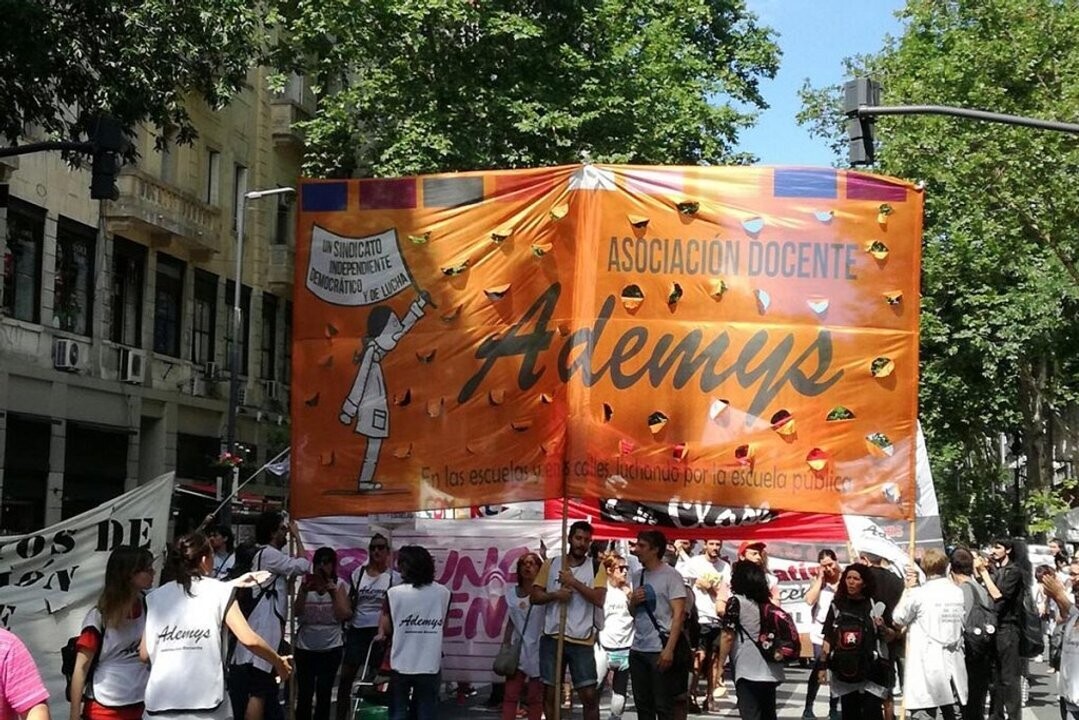 Educators in Buenos Aires Protest Against Policies