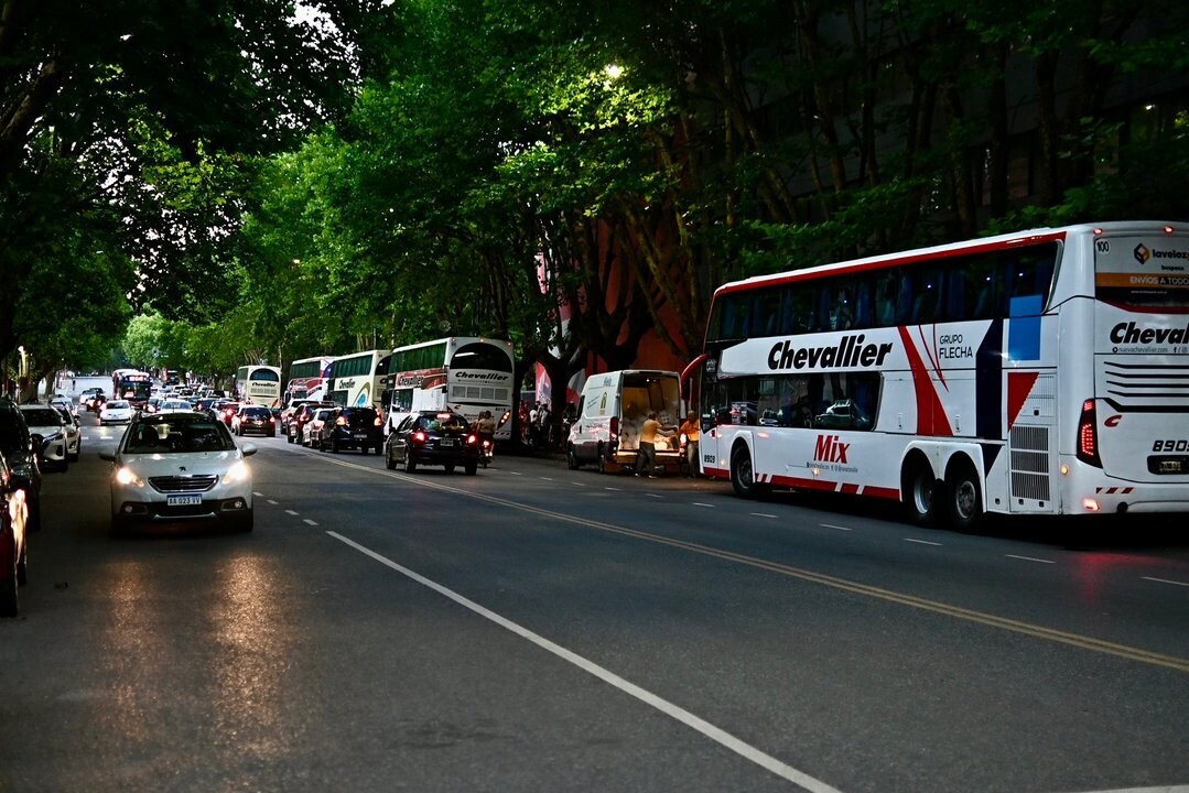 Столкновение автобусов с болельщиками «Эстудиантес» на пути на финал