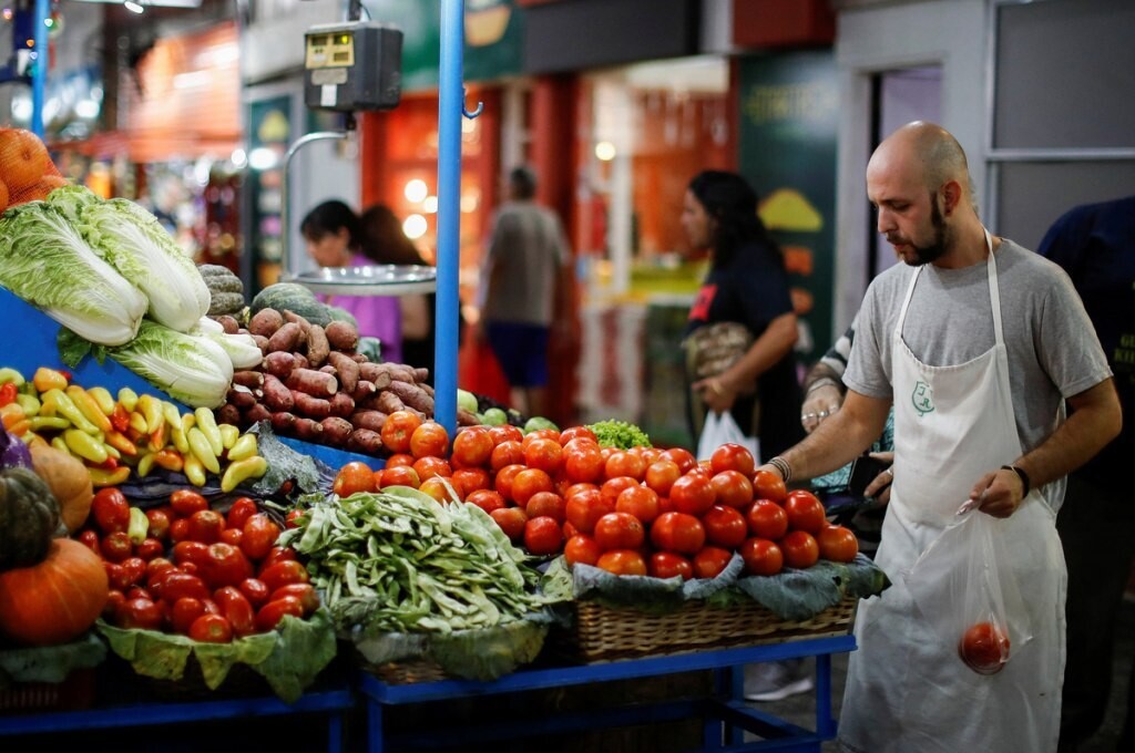 Цены на продукты питания в Аргентине продолжают расти