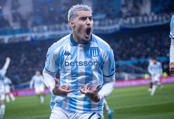 Нападающий «Расинга» Адриан Балбоа перешел в российский клуб