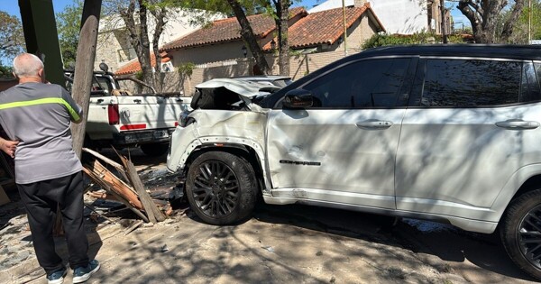 Футболист попал в аварию, столкнувшись с автомобилем