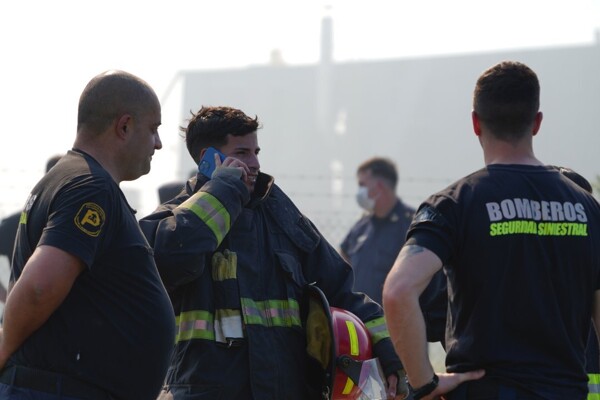 Пожар в Эсейсе: мэр сообщил о состоянии промышленной зоны