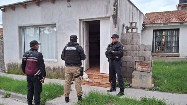 Argentina Police Arrest 10 for Attacking Officers