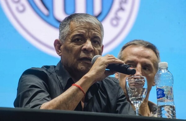 Лидер ВЦСТУ обвинил правительство Милея в атаках на права трудящихся