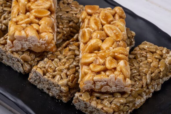 Simple Recipe for Homemade Christmas Nougat