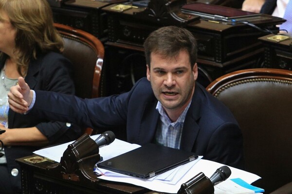 Парламент Аргентины принимает новый закон о налоге на табак