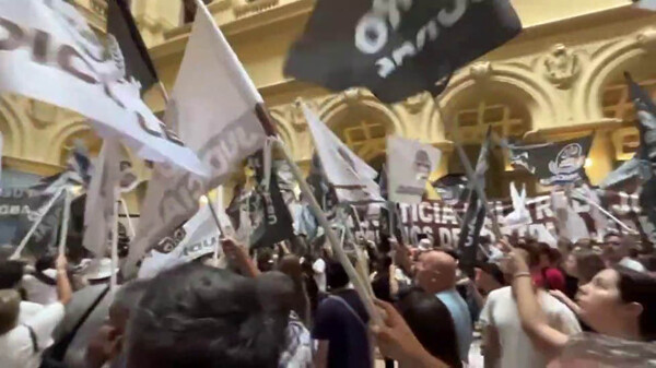 Суд приостановил передачу трудовой юрисдикции в Буэнос-Айрес