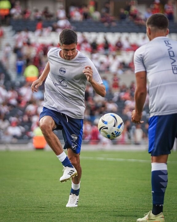 Gimnasia Midfielder Misses Match Due to Elbow Bursitis