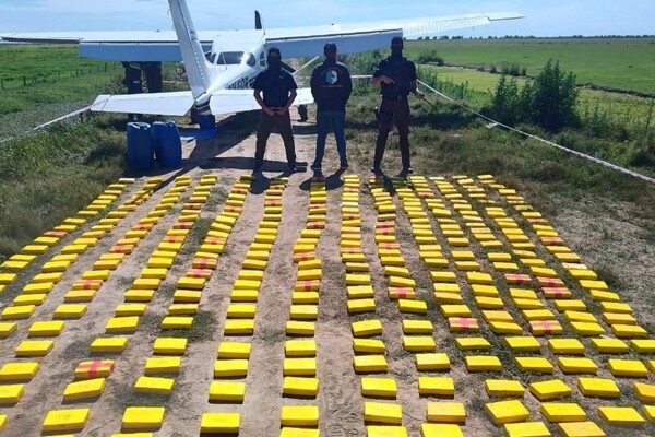 Forced Landing of an Airplane in Entre Ríos