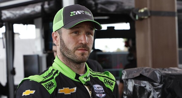 Агустин Канапино исключен из гонки IndyCar после контроверзиального инцидента