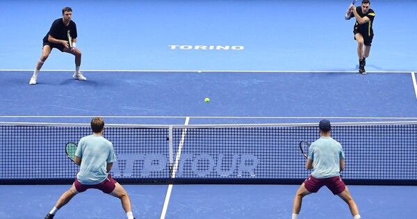 Аргентинец и испанец победили в теннисном матче