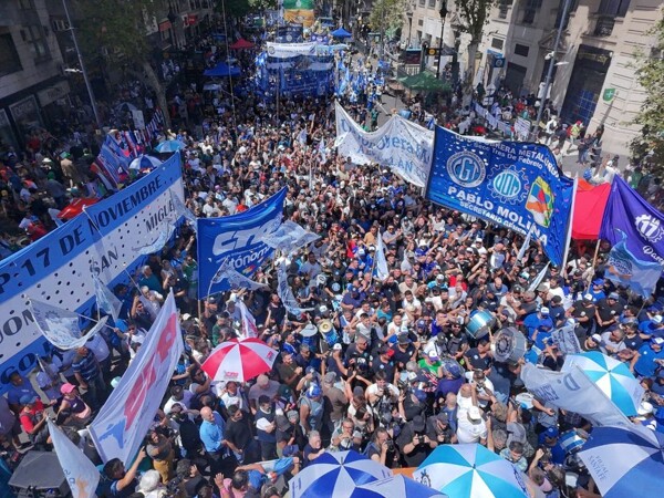 CGT谴责劳动改革，呼吁参议员负责任地行事