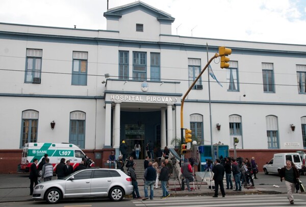 布宜诺斯艾利斯救护车与汽车相撞致三人受伤