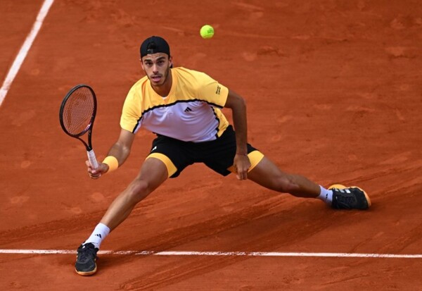 Cerúndolo advances to quarter-finals in ATP 500