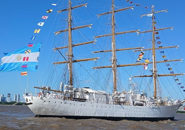 Фрегат ARA Libertad завершил свое 53-е учебное плавание в Буэнос-Айресе