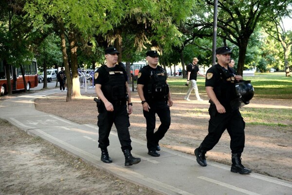 Власти Буэнос-Айреса выселили около 150 вендоров из парка