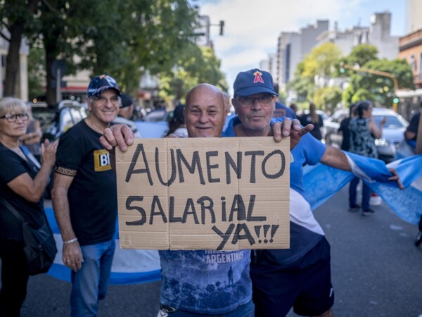 Протесты полиции в Аргентине: начальник полиции избит в Мар-дель-Плата