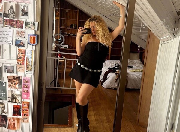 Сара Борrell снова в центре внимания из-за намёка на поездку в Аргентину