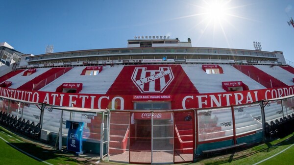 Instituto vs San Lorenzo: Football Match in Córdoba