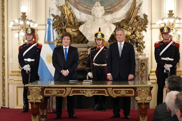 Министр иностранных дел Аргентины запретил дипломатам использовать инклюзивный язык