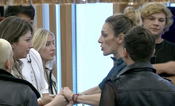 Телеканал Telefe меняет день гала-концерта по итогам недели в шоу "Gran Hermano"