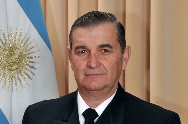 Семьи погибших на подлодке ARA San Juan моряков отвергают награду адмиралу Марсело Сруру
