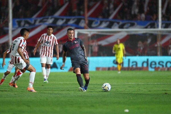 Lanús and Instituto Draw 2-2 in Thrilling Match