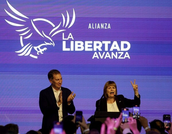 Булльрич побеждает в Буэнос-Айресе, призывает к единству