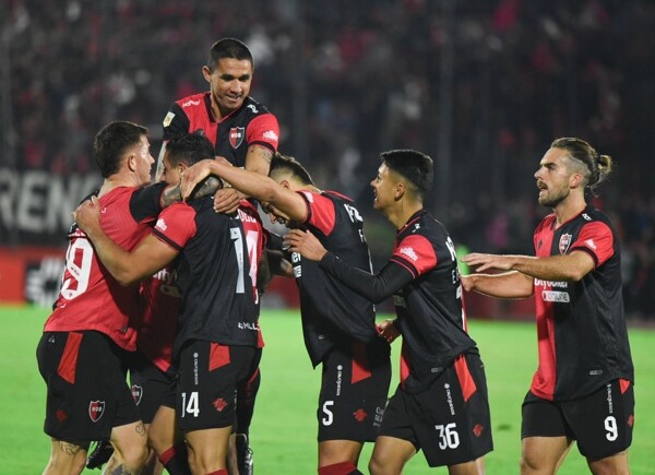 Keylor Navas Joins Newell's Old Boys in Rosario