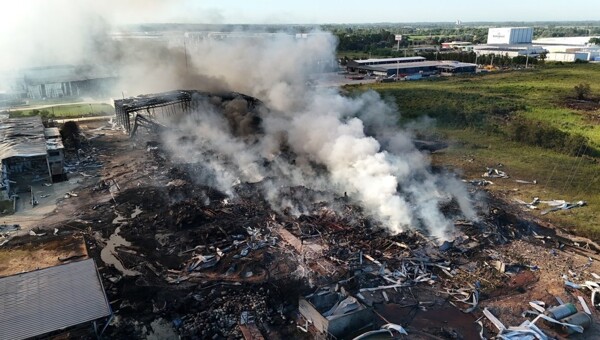 Пожар в промышленном парке Эсейсы: напряжение растет из-за возобновления возгорания
