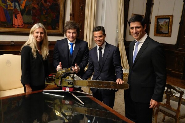 Милеи и VISA обсудили укрепление цифровой платежной инфраструктуры Аргентины