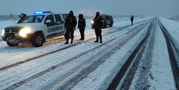 Предупреждение о сильном снегопаде на южных маршрутах Аргентины