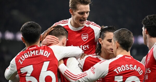 Arteta y Slot: lucha por el título y la Champions League