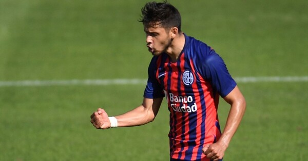 Paraguayan Midfielder Óscar Romero Joins Huracán