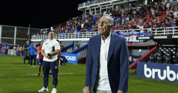 San Lorenzo Celebrates Victory with New Coach