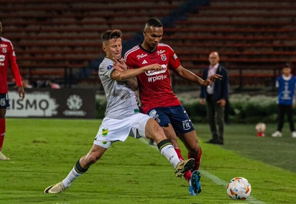 Defensa y Justicia проигрывает Independiente Medellín 2:1