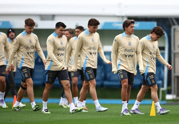 Скалони не вызвал игроков «Атлетико» из-за отказа от прививки