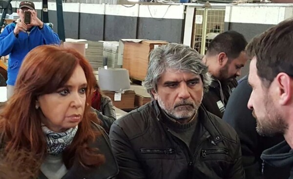 Министр труда Аргентины отстранил советника за требование отставки Кристины Кирchner