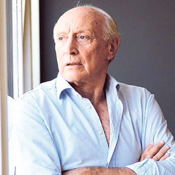 从商人到作家：爱德华多·科瓦利弗的转型