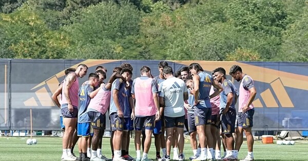 Gago announces the list of summoned players for the match in Peru