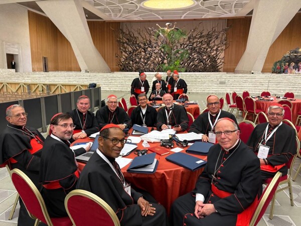 El Papa León XIV recibe al Arzobispo de Santiago del Estero en el Vaticano