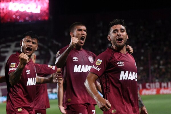 Lanús Triumphs 2-0 Against Sarmiento in the Apertura