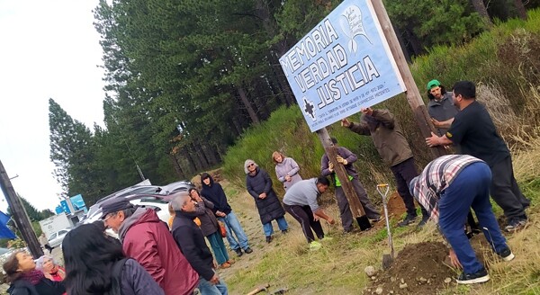 阿根廷安装纪念牌匾纪念镇压受害者