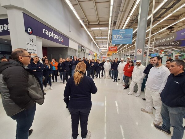 100 000 зарегистрированных рабочих мест уничтожены в Аргентине в первом квартале года