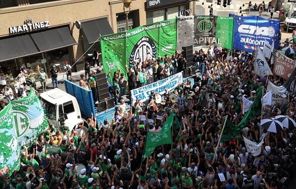Общенациональная забастовка в Аргентине против трудовой реформы
